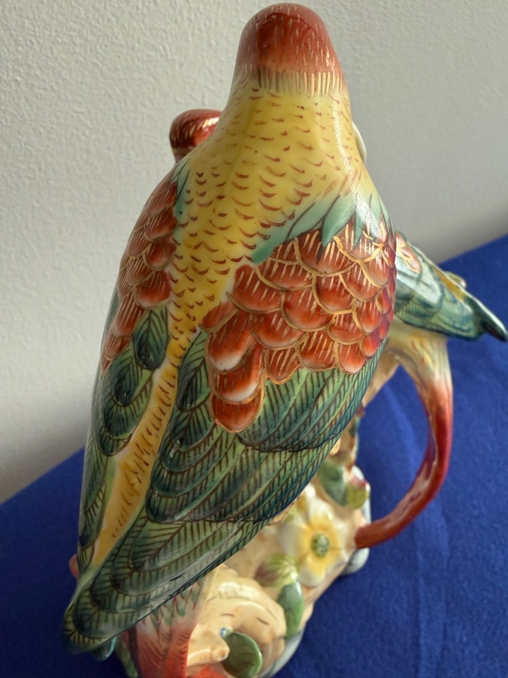 Andrea By Sadek Hand-Painted Parrot Duo Figurine in Red, Green, Yellow, Cream - Picture 3 of 9